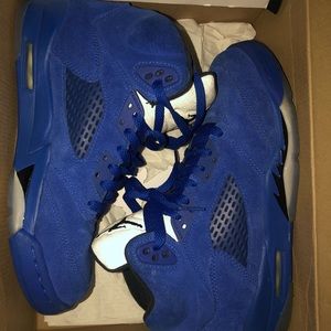 Size 6 Royal blue jordan 5